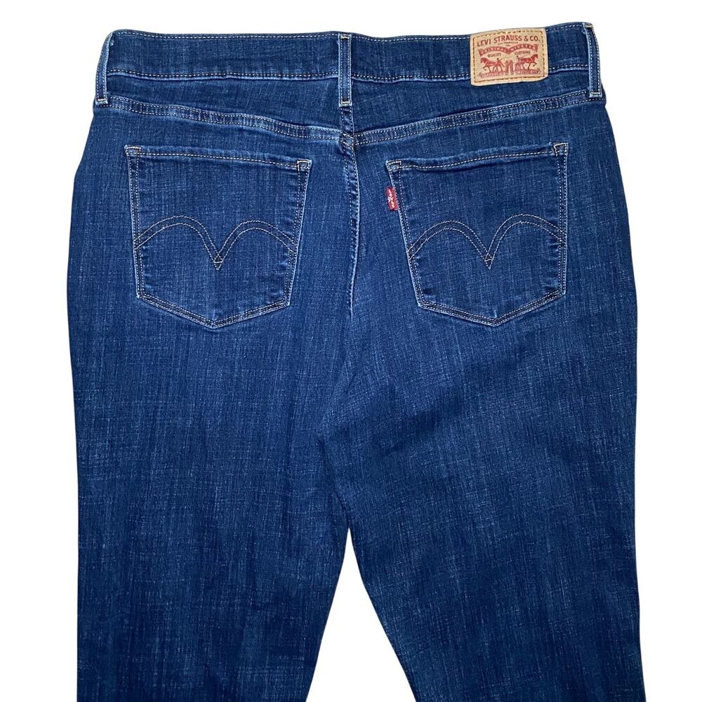 Levi's - Women's Classic Straight Leg Jeans - W31 L30